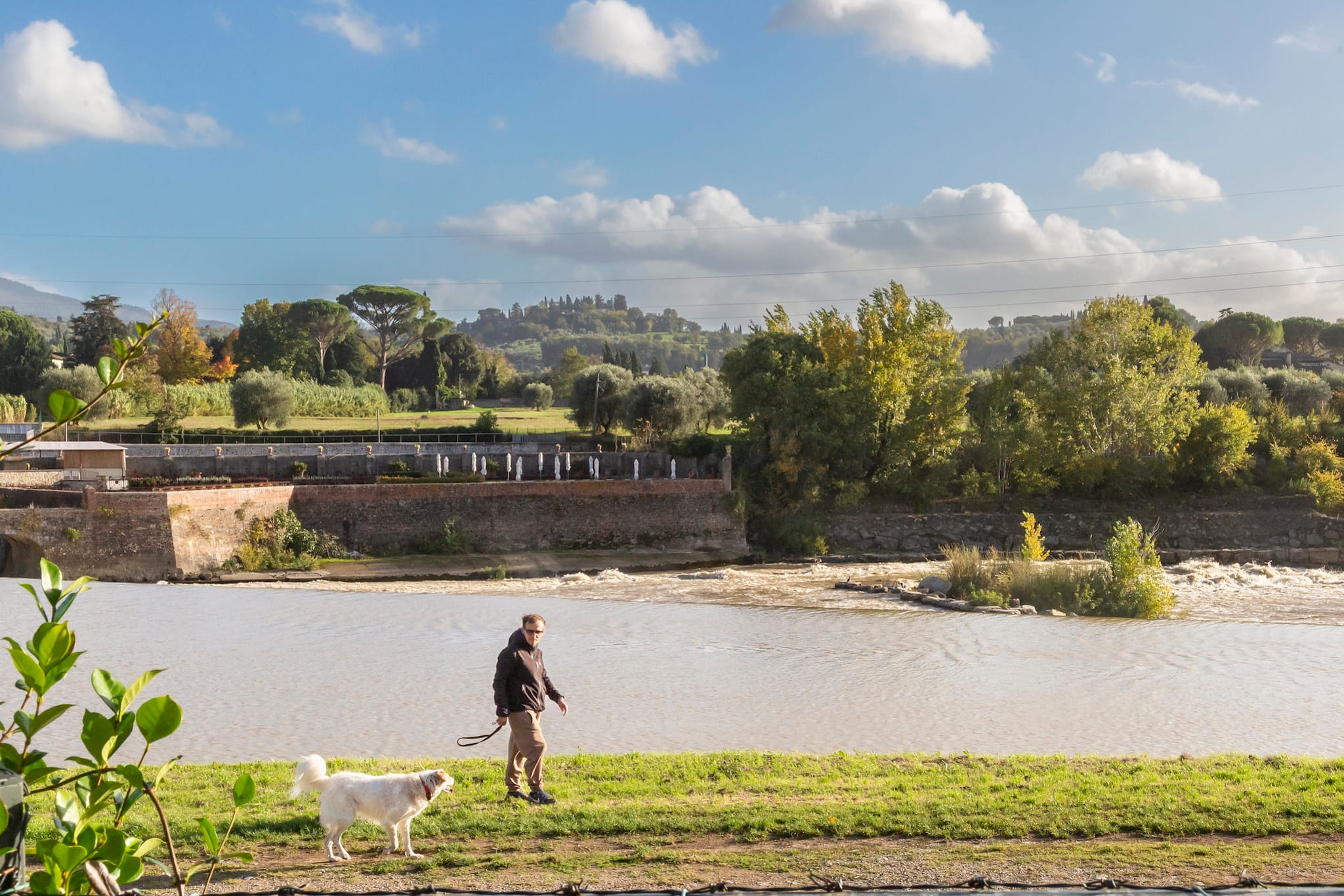 Riva dell'arno dal campeggio di Rovezzano