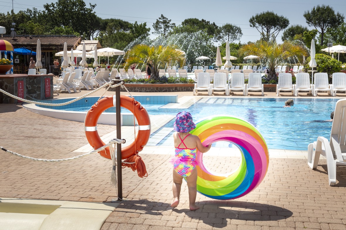 hu Montescudaio village | piscina